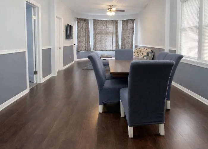 Apartment Affordable Near The 606 *